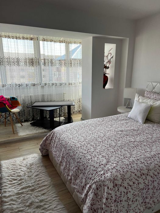 Apartament 3 camere decomandat Obcini, zona excelenta, la cheie