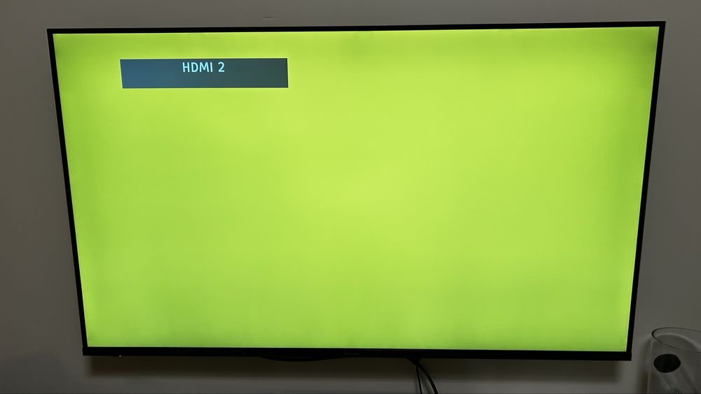 Panasonic TX-58GX700E 58" 4K Smart TV плюс стойка за стена