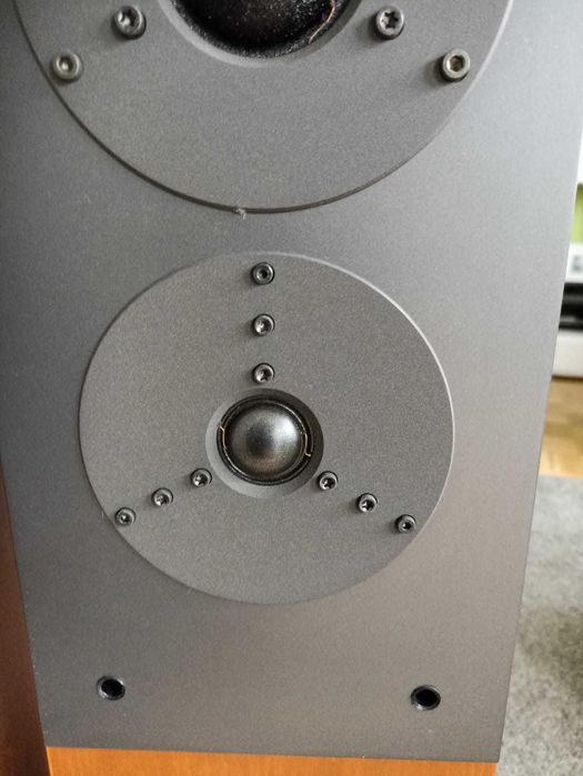 Продавам тонколони Dynaudio Confidence 5