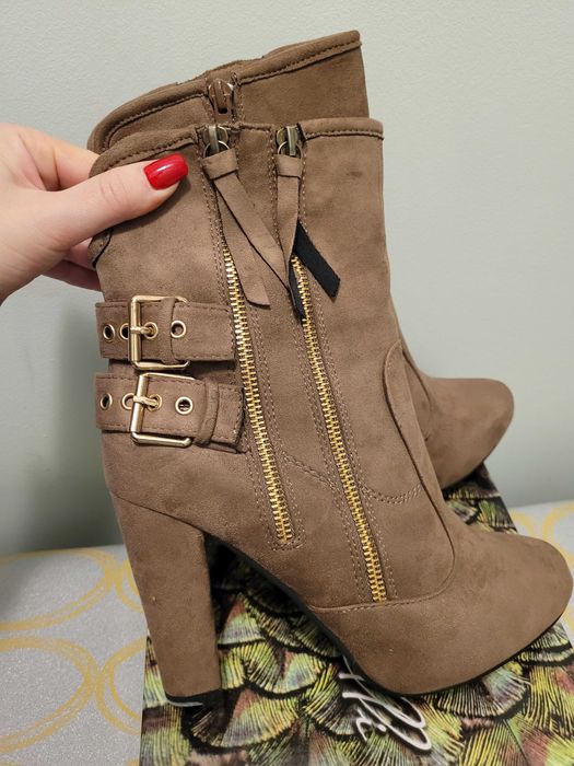 Нови дамски боти на ток