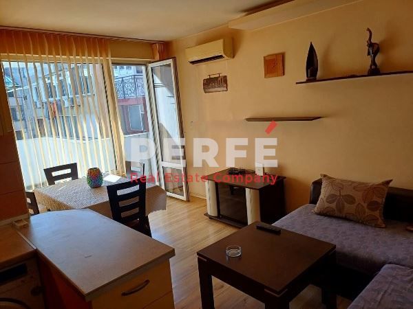 Продава се Тристаен апартамент в Бургас, Възраждане - 72 кв.м за 2175 €/кв.м - Снимка #4