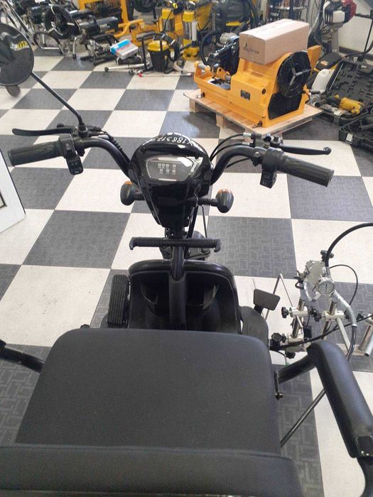 Машина за пътна маркировка Cimex RLS RoadMax II 2022