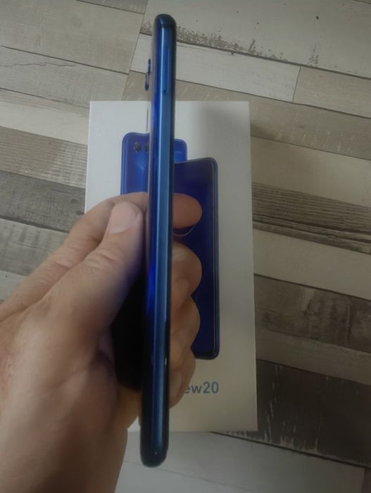 Honor view 20 + подаръци