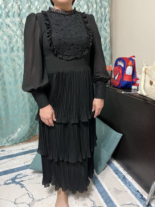 Черное платье вечернее