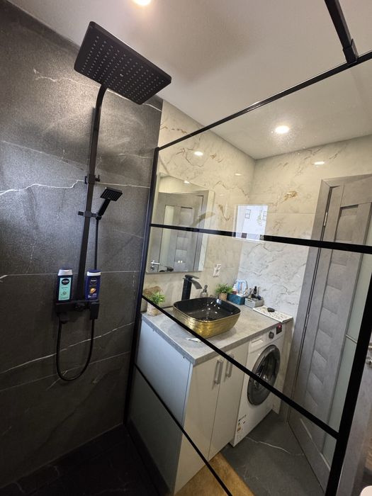 Vand Apartament 3 camere-Zona Garii