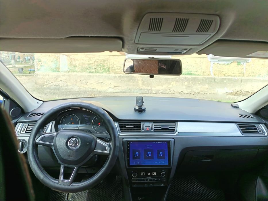 Продам автомобиль Skoda Rapid 2014