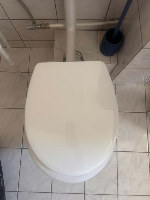 Vand 2 wc-uri complecte
