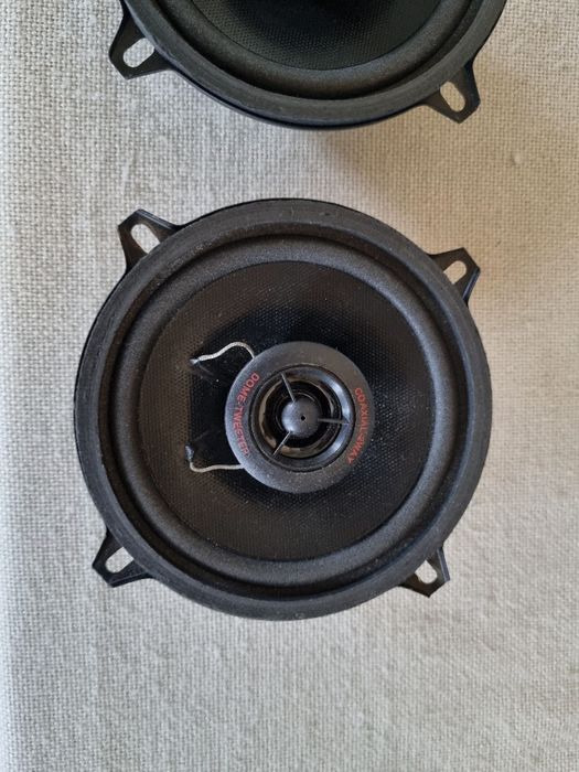 Difuzoare Unistar auto. 8 ohms, 40 watts, 13 cm. Impecabile