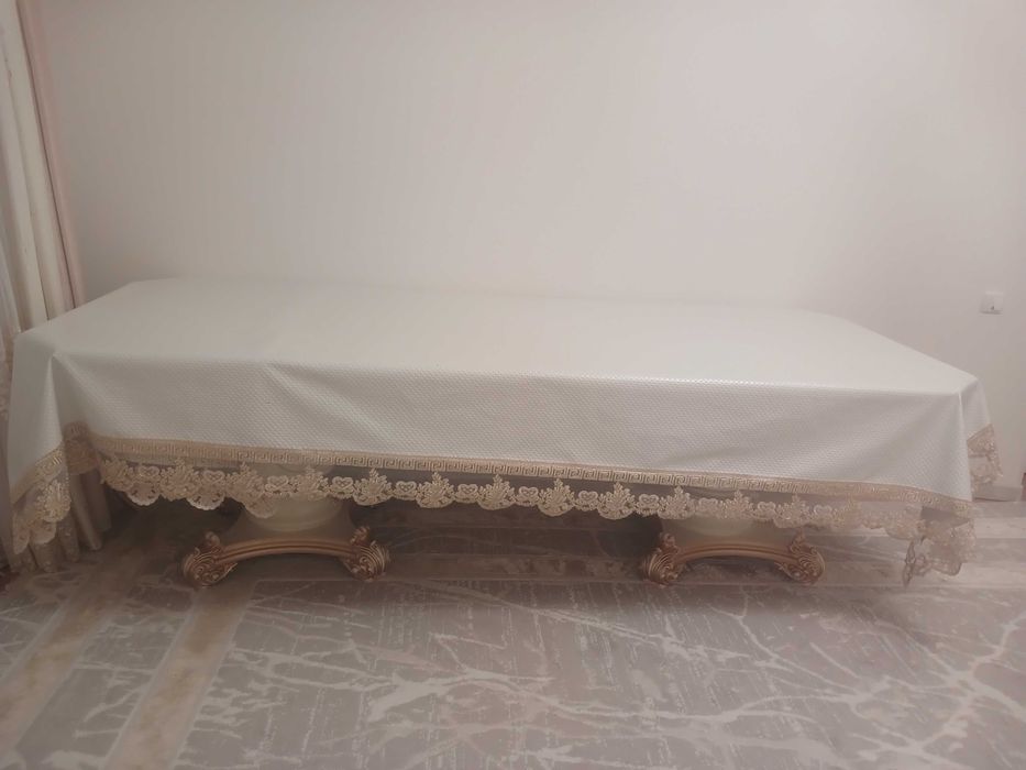 Продам стол со стульями в гостиную