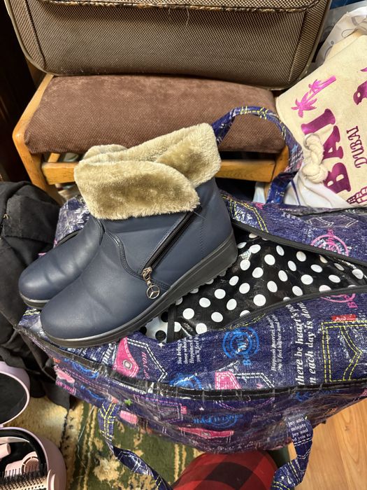 Отдам даром вещи женские