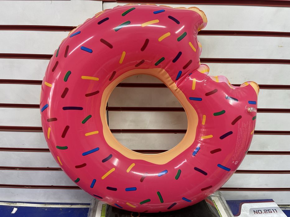 Плавательный круг, балон для плаванья, надувной круг.