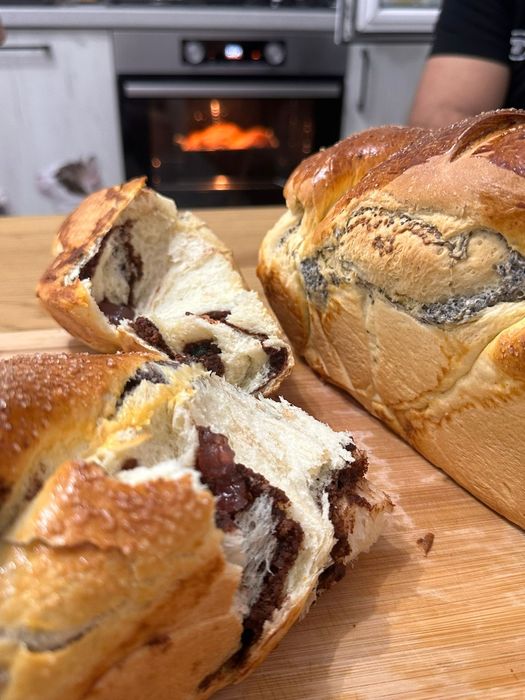 Pregătesc cozonaci tradiționali pentru sărbători