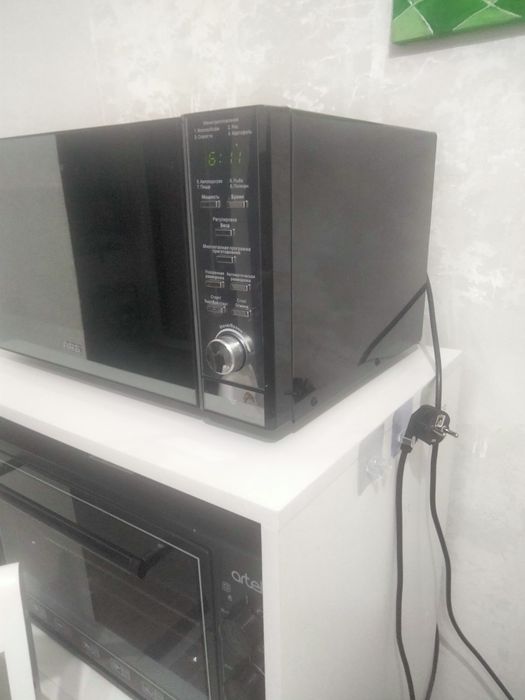 Продам микроволновую печь