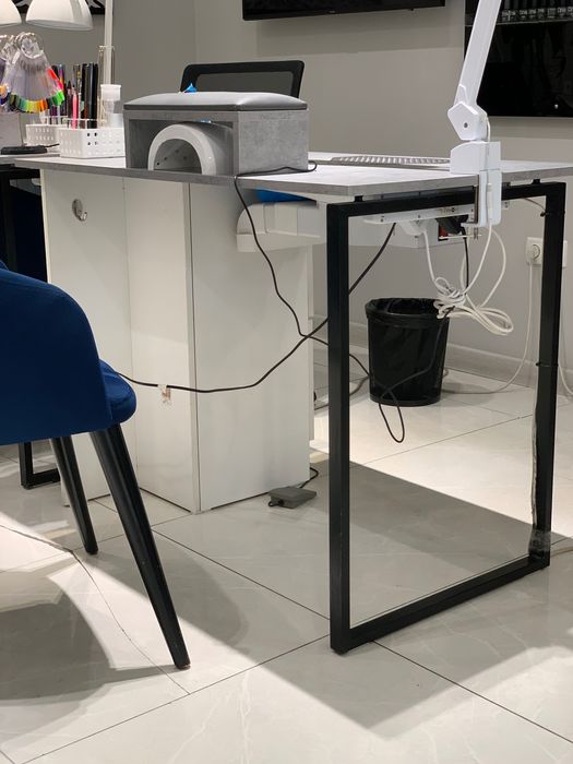 Столы для салона красоты и офиса