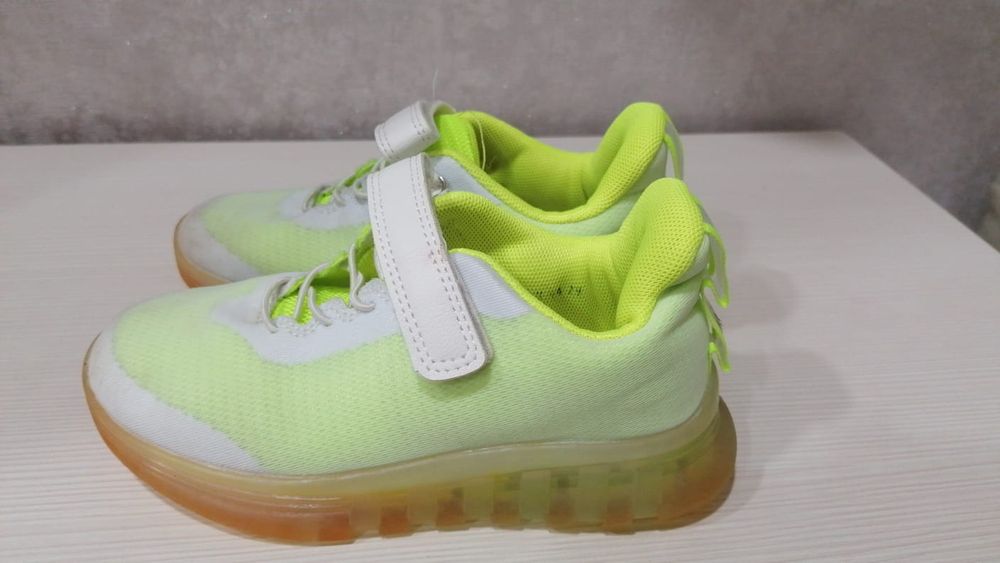 Продам  обувь...