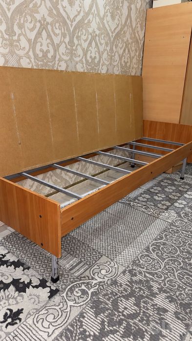 1 kishilik divan, krovat