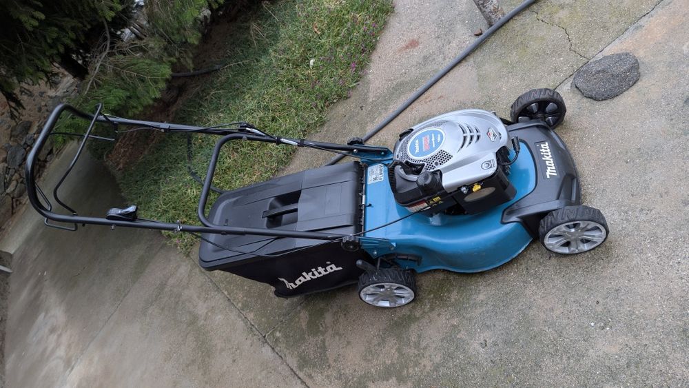 Самоходна косачка Makita PLM4611
