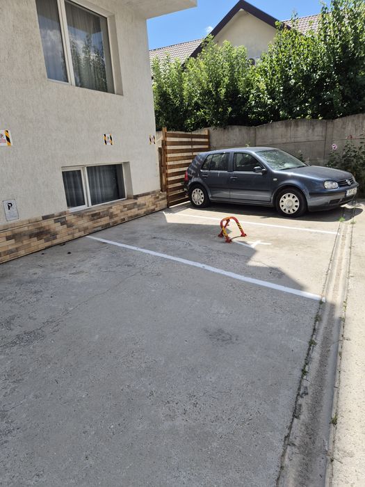Inchiriez apartament cu gradina!