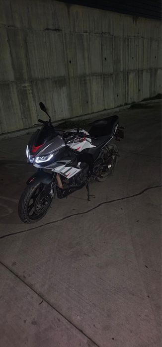 Aprilia tuono 125