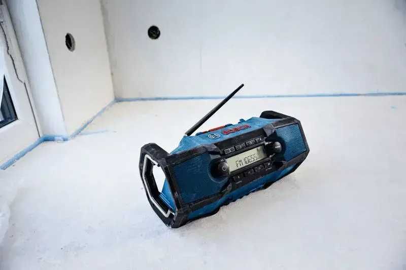 Акумулаторно радио Bosch GPB 18V-3 C ,18V, FM, Professional, Bluetooth без батерии и зарядно