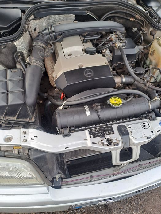 Mercedes c180 an 1997 benzina, manuala 110 cai 220000 km