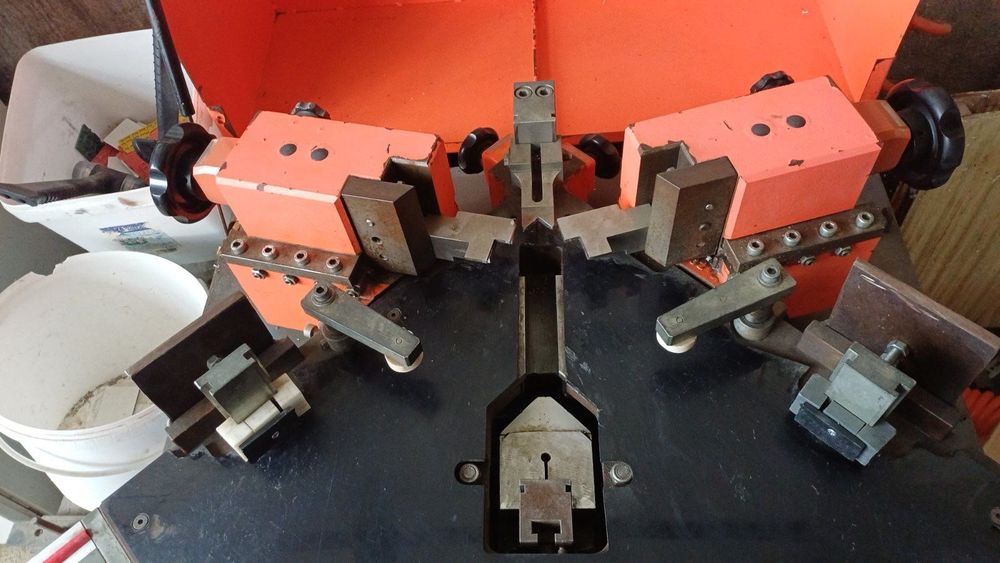 Машини за дограма