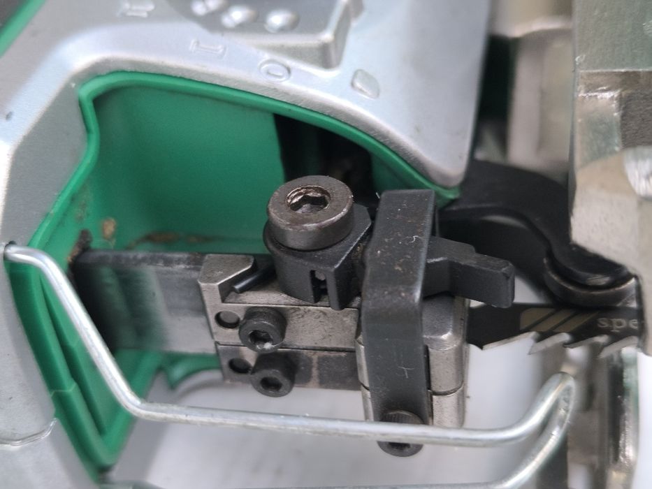 Прободен трион Hitachi CJ90VAST 705 W