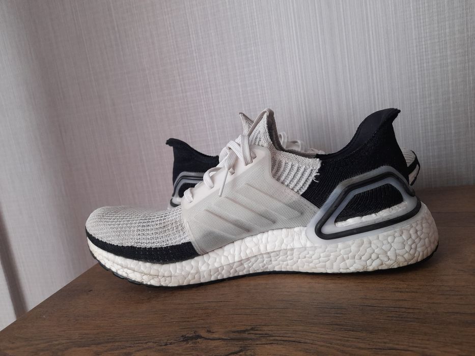 Adidas Ultra Boost 19 маратонки 47 номер.