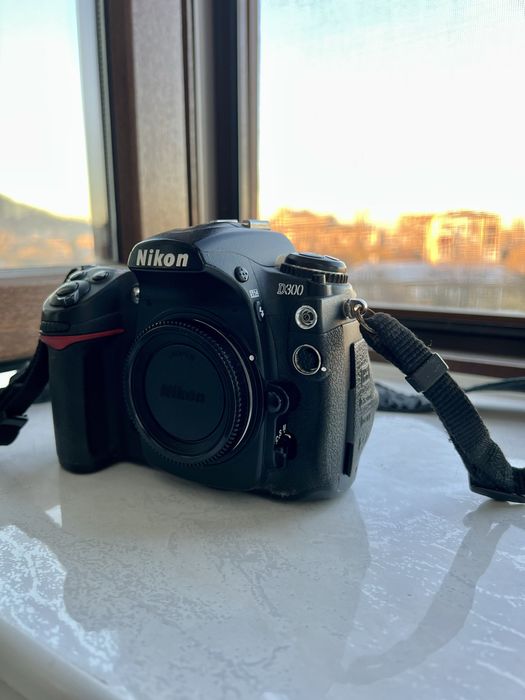 Nikon d300 Пълен Комплект с Обектив