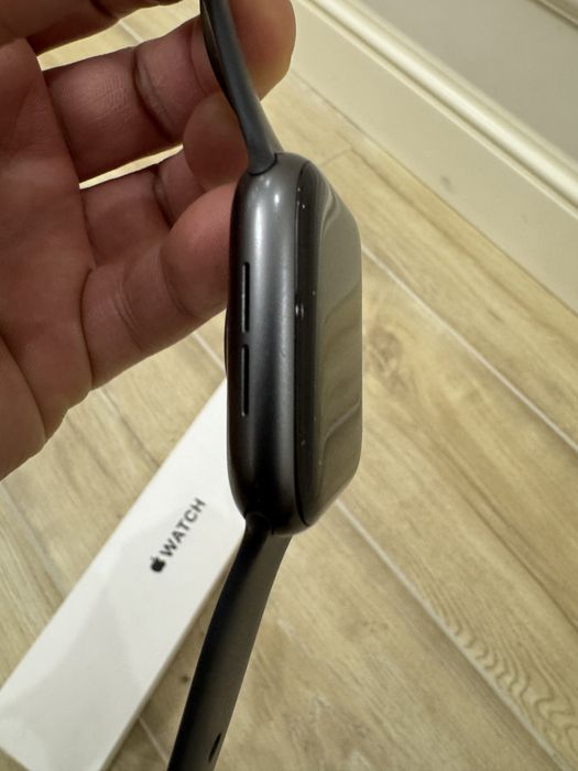Продам Apple watch SE 44mm