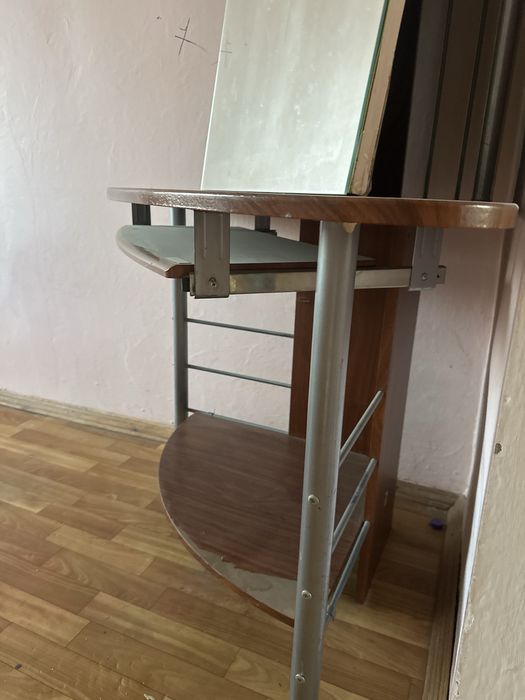 продам стол за 10к