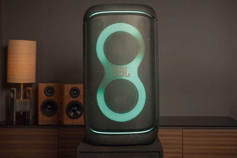 JBL PartyBox 520 с Батерия Аудио Безжична Система, 2 години Гаранция, Портативна Тонколона, Черна, Нова