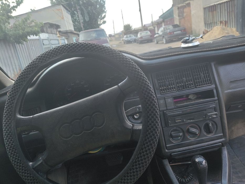 Продаю машину Audi80