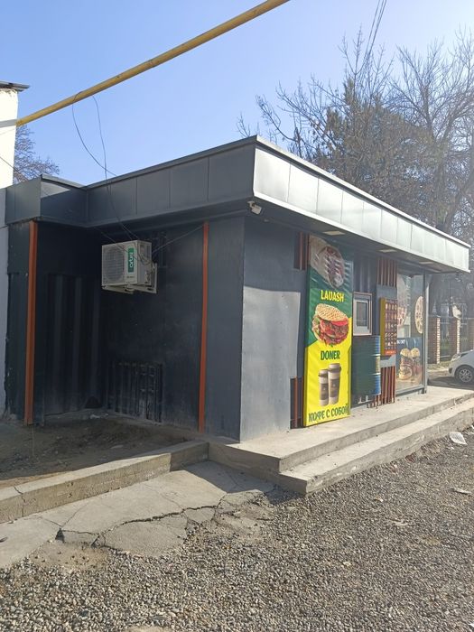 Бургерхона сотилади ёки арендага берилади.Зангиота эшонгузар 13 мактаб