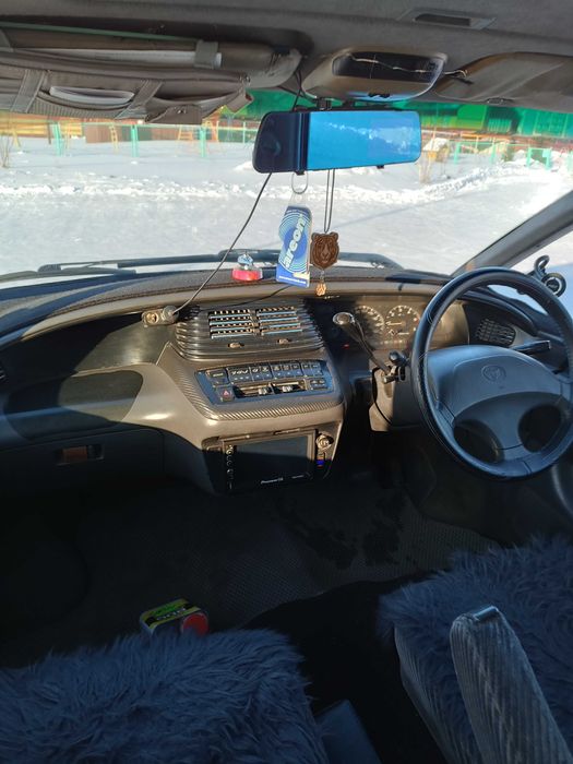 Продам семейный автомобиль