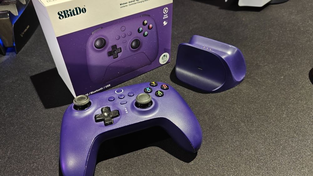 Джойстик 8BitDo Ultimate wireless с charging dock