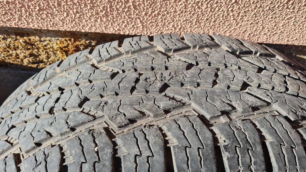 Nokian Rotiiva AT 265/70 r17 всесезонни