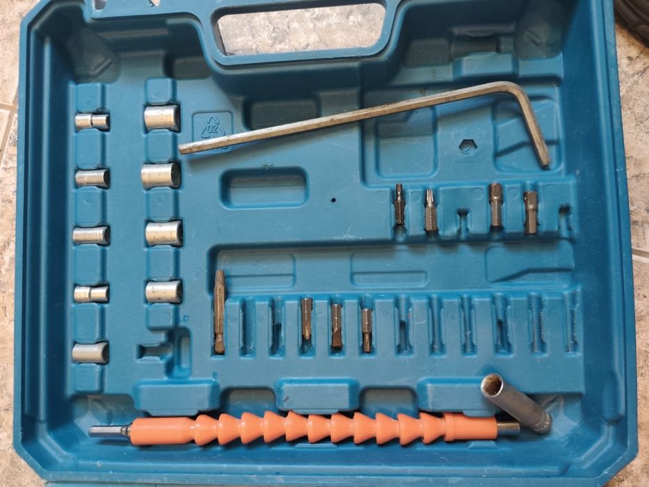 Винтоверт Makita DE462D