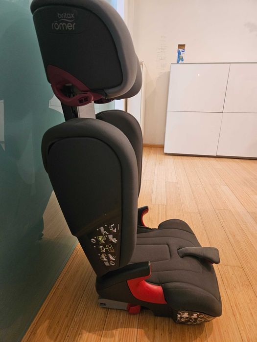 Scaun auto ISOFIX Britax Romer KIDFIX2 R, 15-36 kg, gri inchis, stare foarte buna!