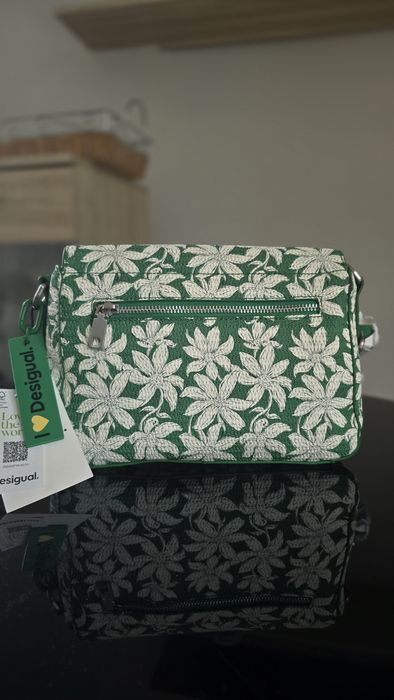 Чанта Desigual нова