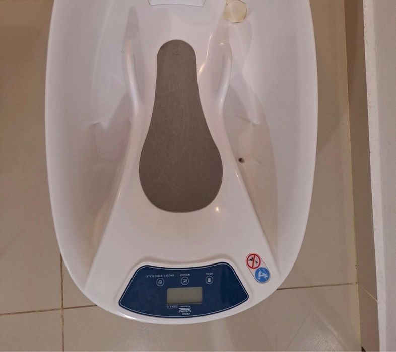 Cadita 3 in 1 cu termometru si cantar Aquascale