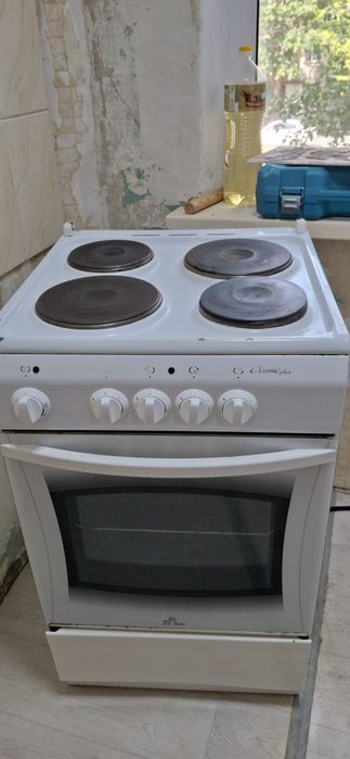 Продам электро плиту срочно