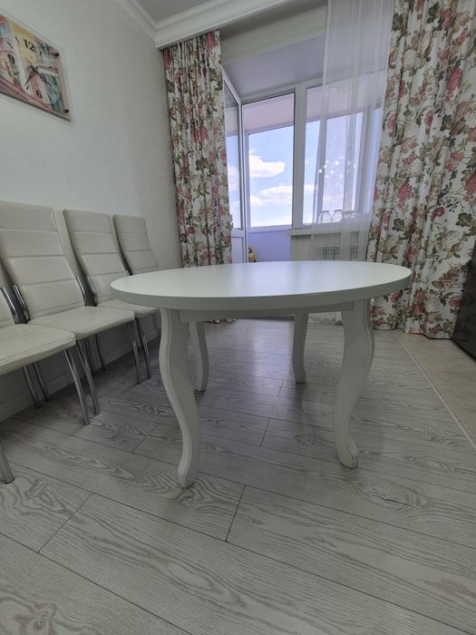 Продам стол и стулья
