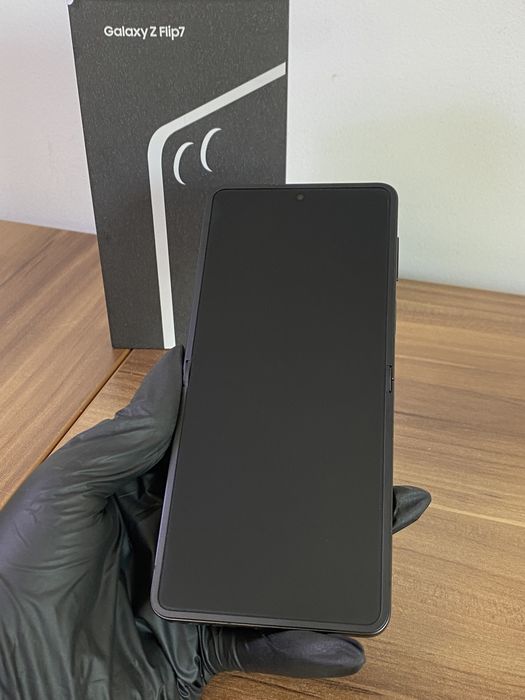 Samsung Z Flip7, 512 GB, Jetblack, Foarte bun, Cod produs: 7186