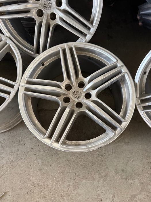 Джанти Порше Макан