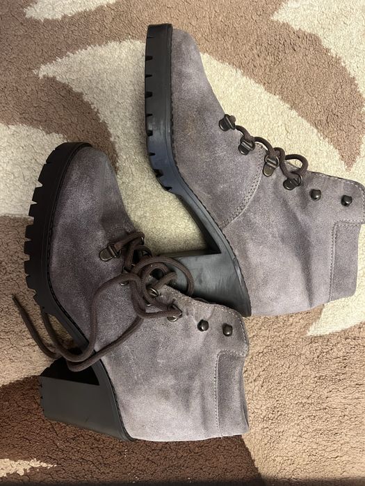 Срочно продам качественные ботинки