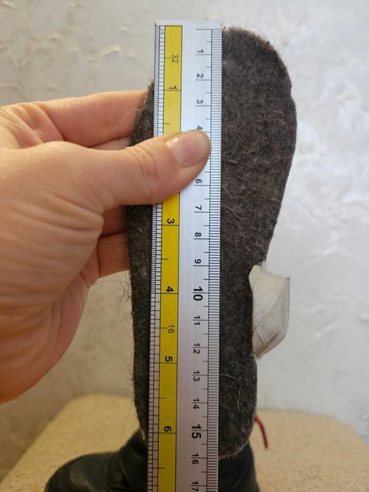 Продам детскую обувь