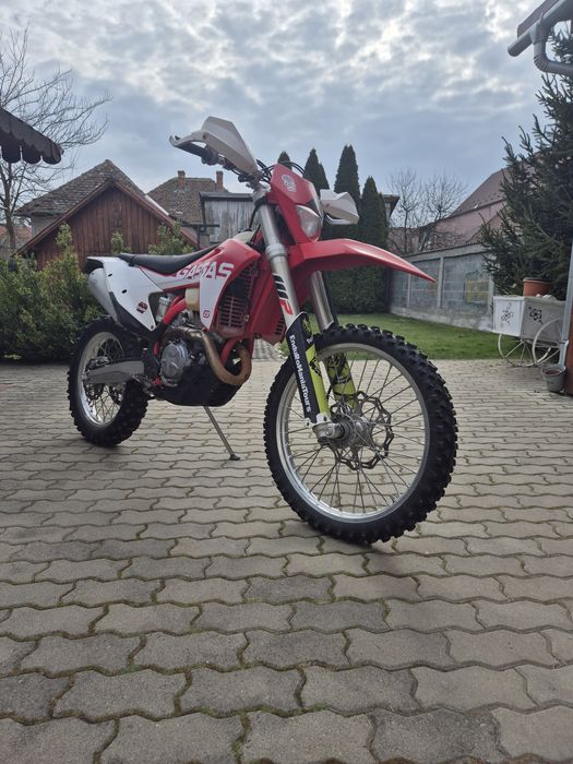 Vând GasGas EC 250 F,înmatriculat.