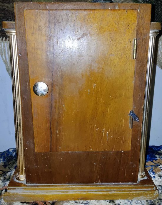 Винтажные мех.часы Владимирские колонны, 50-е г.ХХ века.На ходу с боем