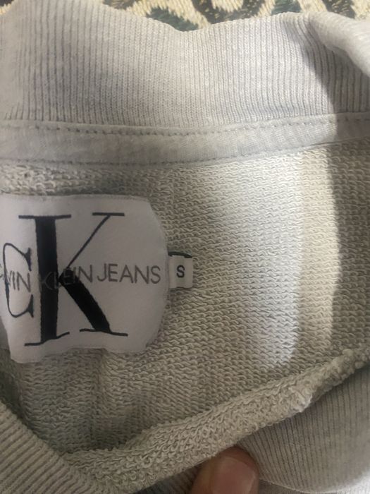 Продам кофту кевин кляин за 3500